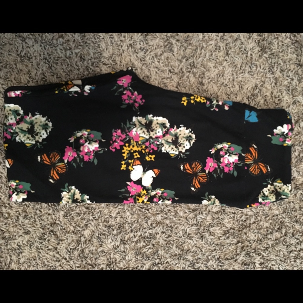 NWT LulaRoe OS leggings- black background floral